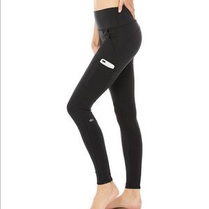 ALO YOGA CARGO LEGGINGS / XS